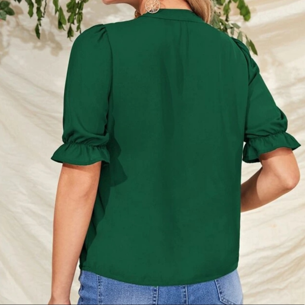 Green  cuff sleeve blouse - Picture 2 of 6